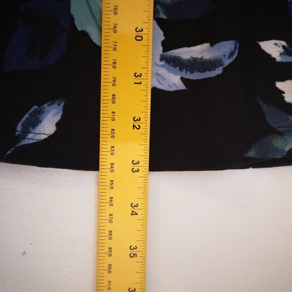 Guilty Ladies Black with Flower Pattern Size Large Sleeveless Halter Dress - Picture 8 of 8